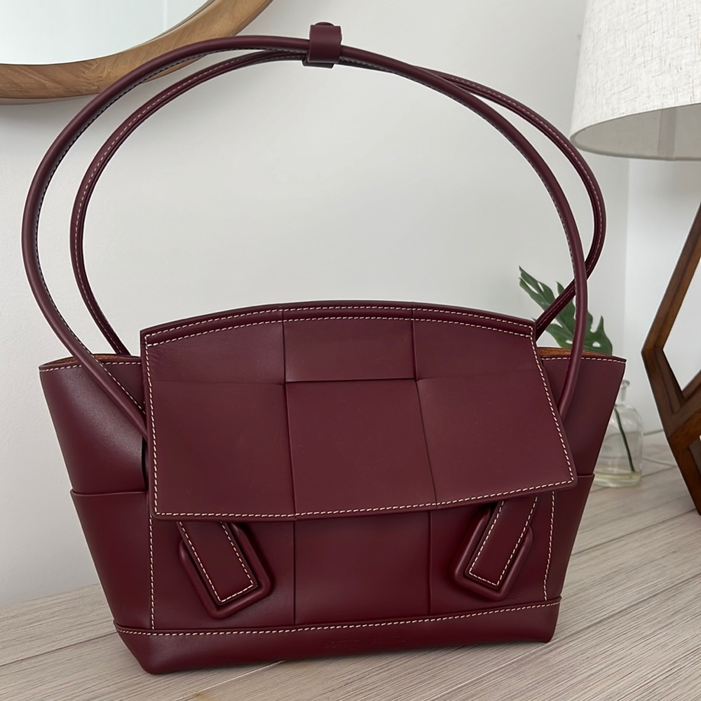 Bottega Veneta Arco small bag. 100% authentic